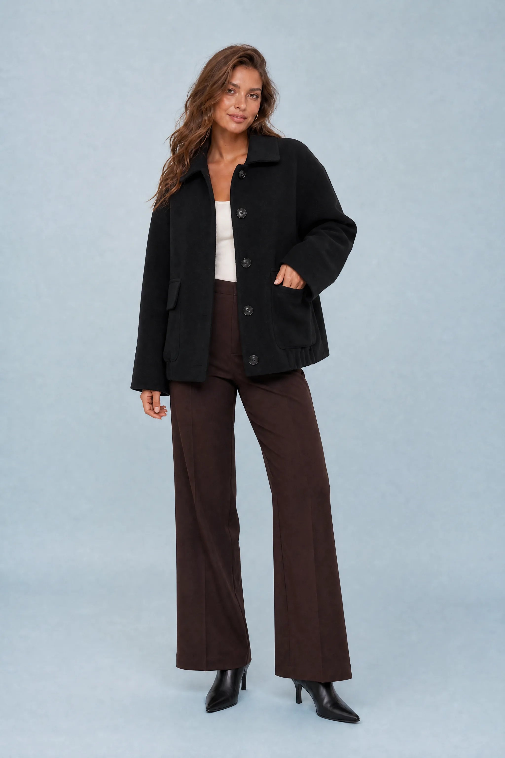 Manteau court ample à boutons | Variante Noir | Lounelle Paris