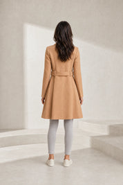 Manteau long ceinturé à col tailleur | Lounelle Paris