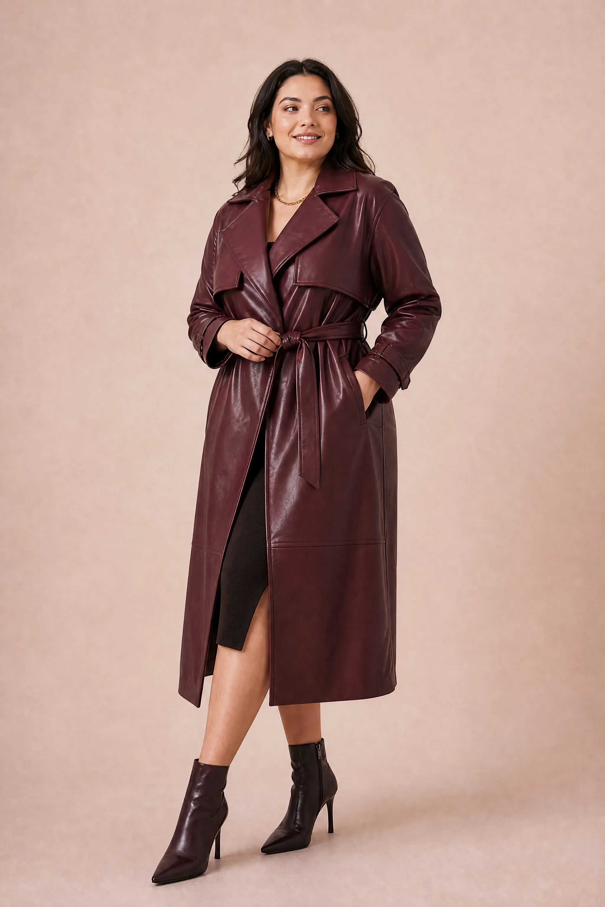 Manteau long effet cuir ceinturé | Porté sur une autre silhouette | Lounelle Paris