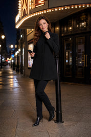 Manteau mi-long à col montant | Variante Noir - Lifestyle | Lounelle Paris