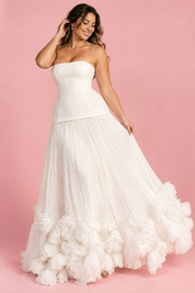 Robe longue bustier plissée blanche | Porté sur une autre silhouette | Lounelle Paris