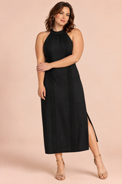 Robe midi noire plissée sans manches à fente | Porté sur une silhouette plus ronde | Lounelle Paris