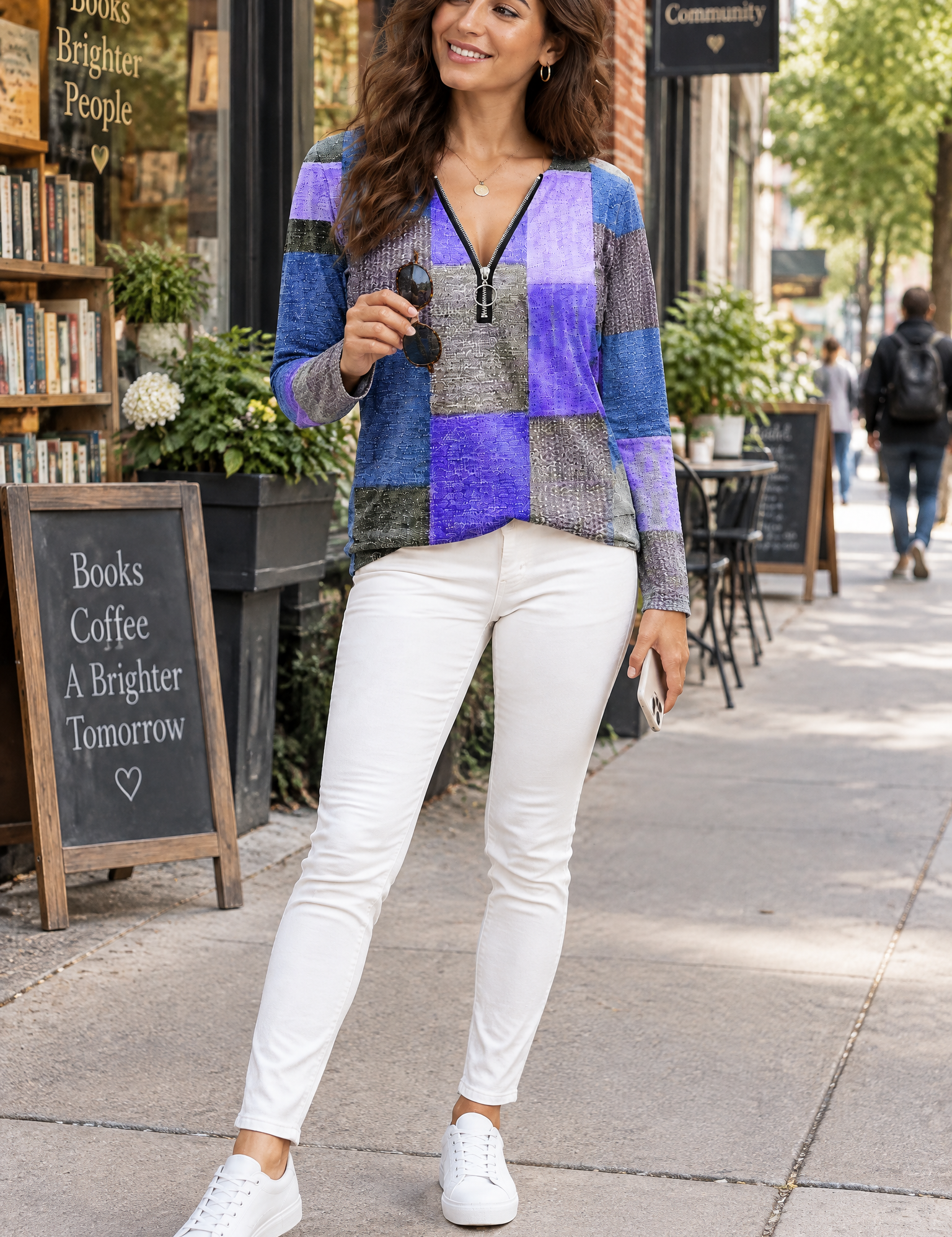 Haut violet zippé à imprimé patchwork | Photo lifestyle | Lounelle Paris