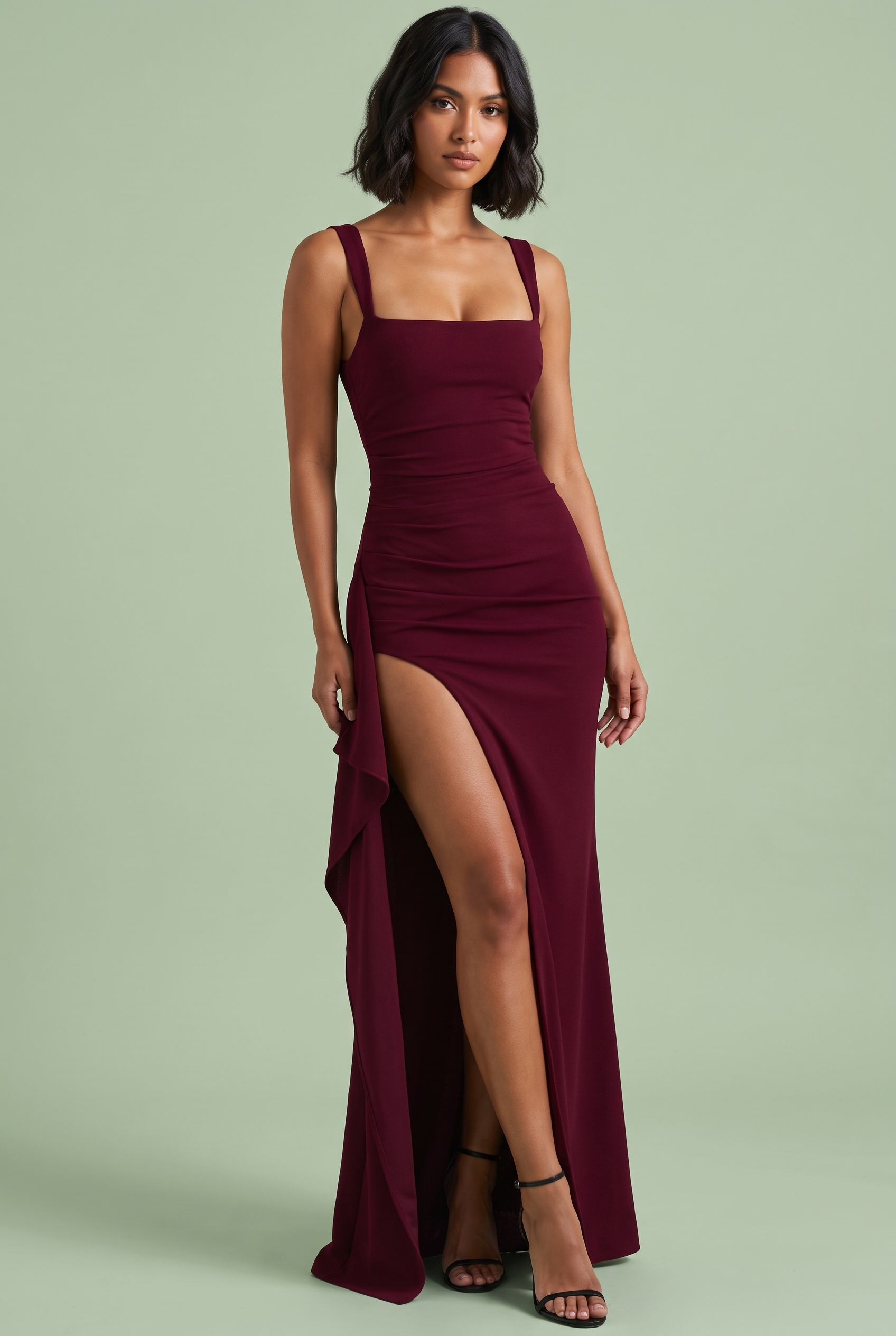 Robe longue bordeaux à décolleté carré, dos échancré et fente haute côté | Vue de face | Lounelle Paris