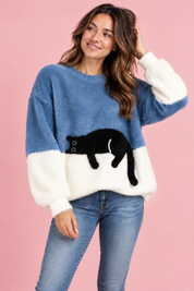 Pull oversize bleu à motif chat | Vue rapprochée | Lounelle Paris