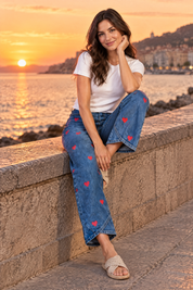 Pantalon bleu à imprimé floral et ourlet fendu | Deuxième photo lifestyle | Lounelle Paris