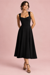 Abito midi nero con scollo a cuore