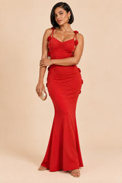 Robe longue rouge ornée d'applications florales | Porté sur une autre silhouette | Lounelle Paris