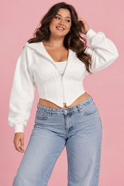 Sweat à capuche blanc court zippé | Porté sur une silhouette plus ronde | Lounelle Paris