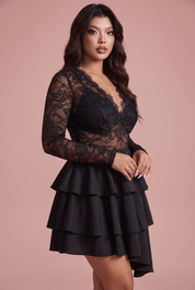 Robe noire en dentelle à volants et col V | Vue rapprochée | Lounelle Paris