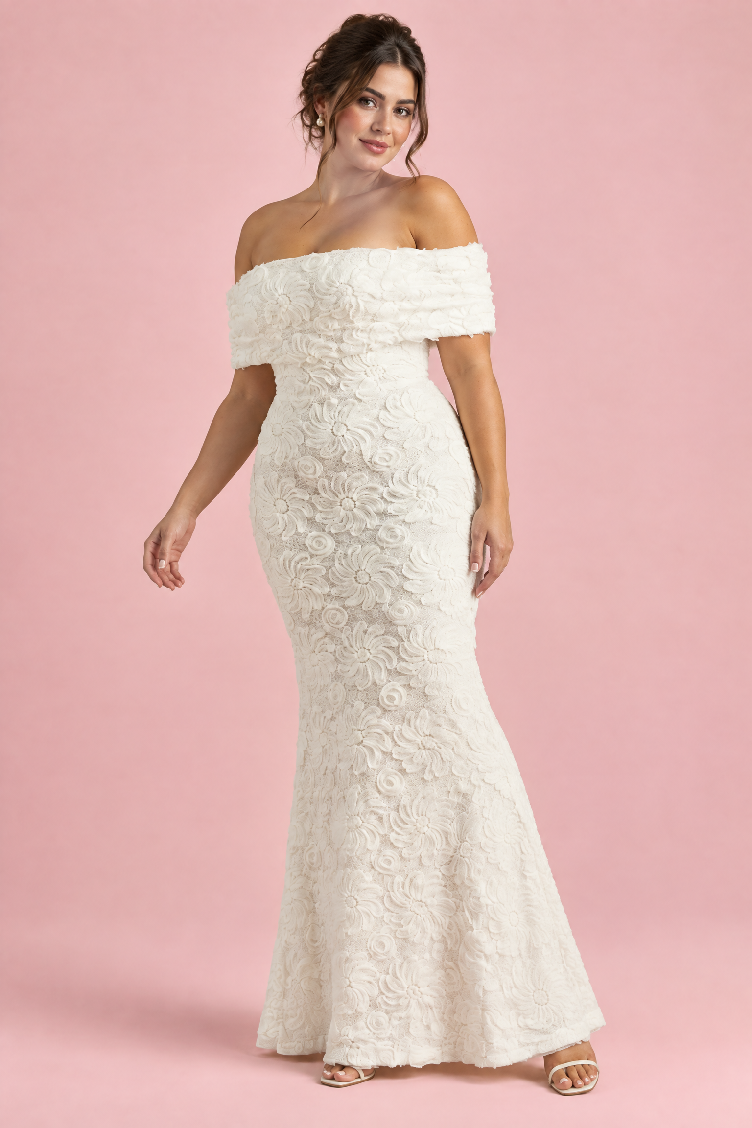 Robe longue blanche en dentelle à encolure Bardot | Porté sur une silhouette plus ronde | Lounelle Paris