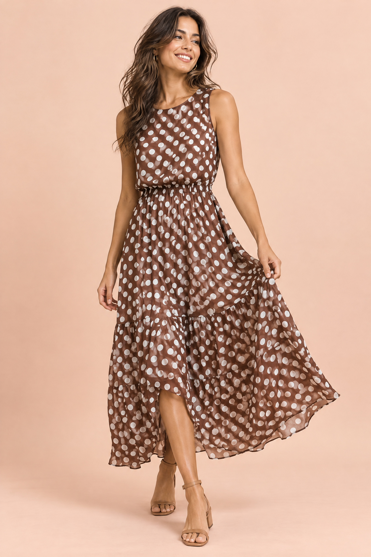 Robe longue marron café à pois avec col montant et détails drapés | Vue de face | Lounelle Paris