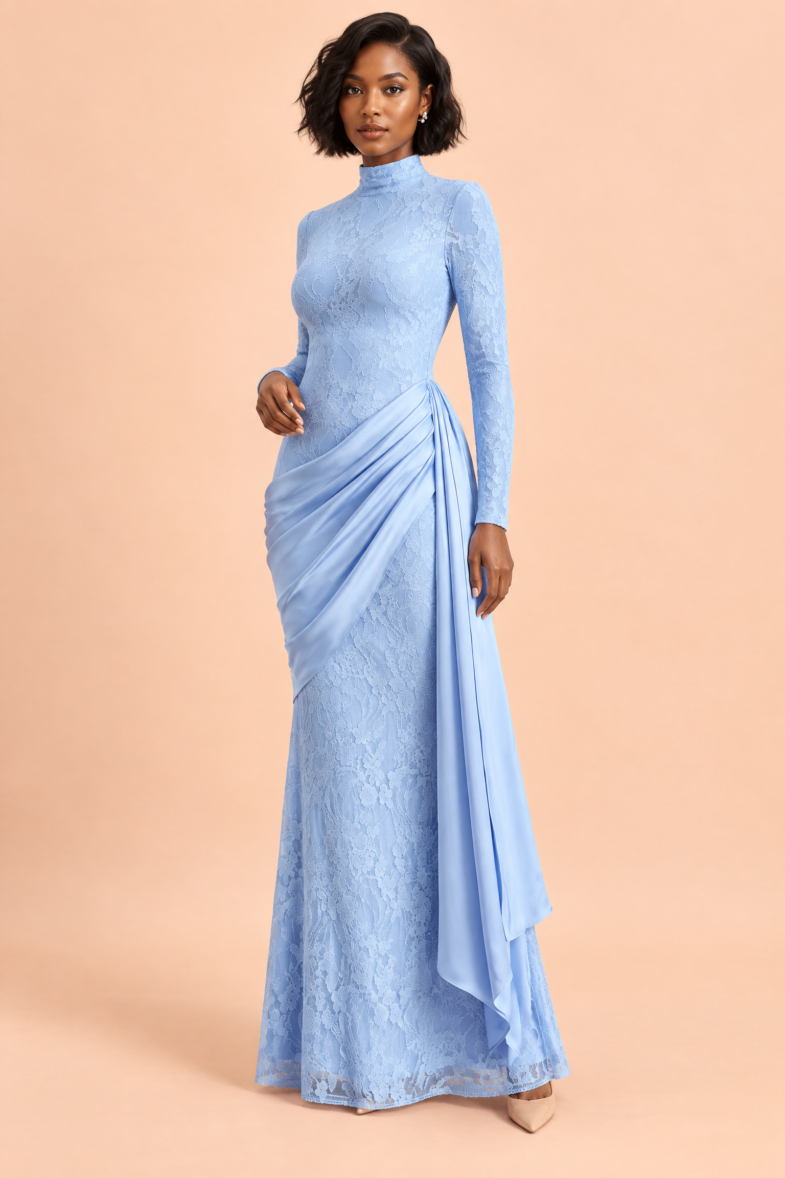 Robe longue moulante en dentelle bleu ciel à col montant et jupe drapée | Vue de face | Lounelle Paris