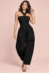 Tuta cropped a gamba ampia con scollo all’americana nera