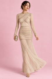 Robe longue moulante beige à fronces | Vue en mouvement | Lounelle Paris