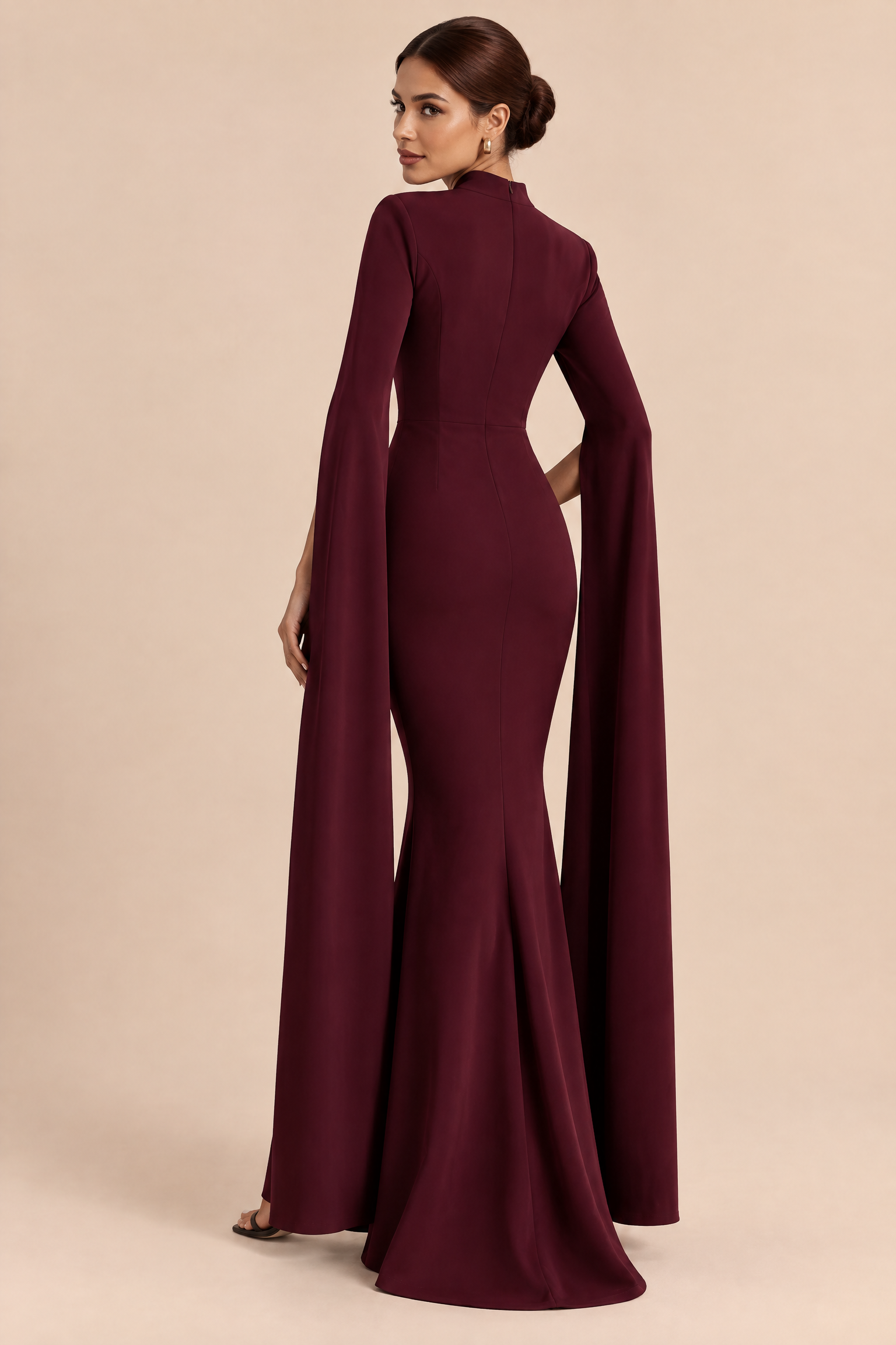 Robe longue bordeaux à encolure carrée et manches cape | Vue de dos | Lounelle Paris