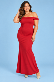 Robe longue rouge asymétrique à détail torsadé | Porté sur une silhouette plus ronde | Lounelle Paris