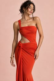 Robe asymétrique orange rouge à découpe | Vue rapprochée | Lounelle Paris