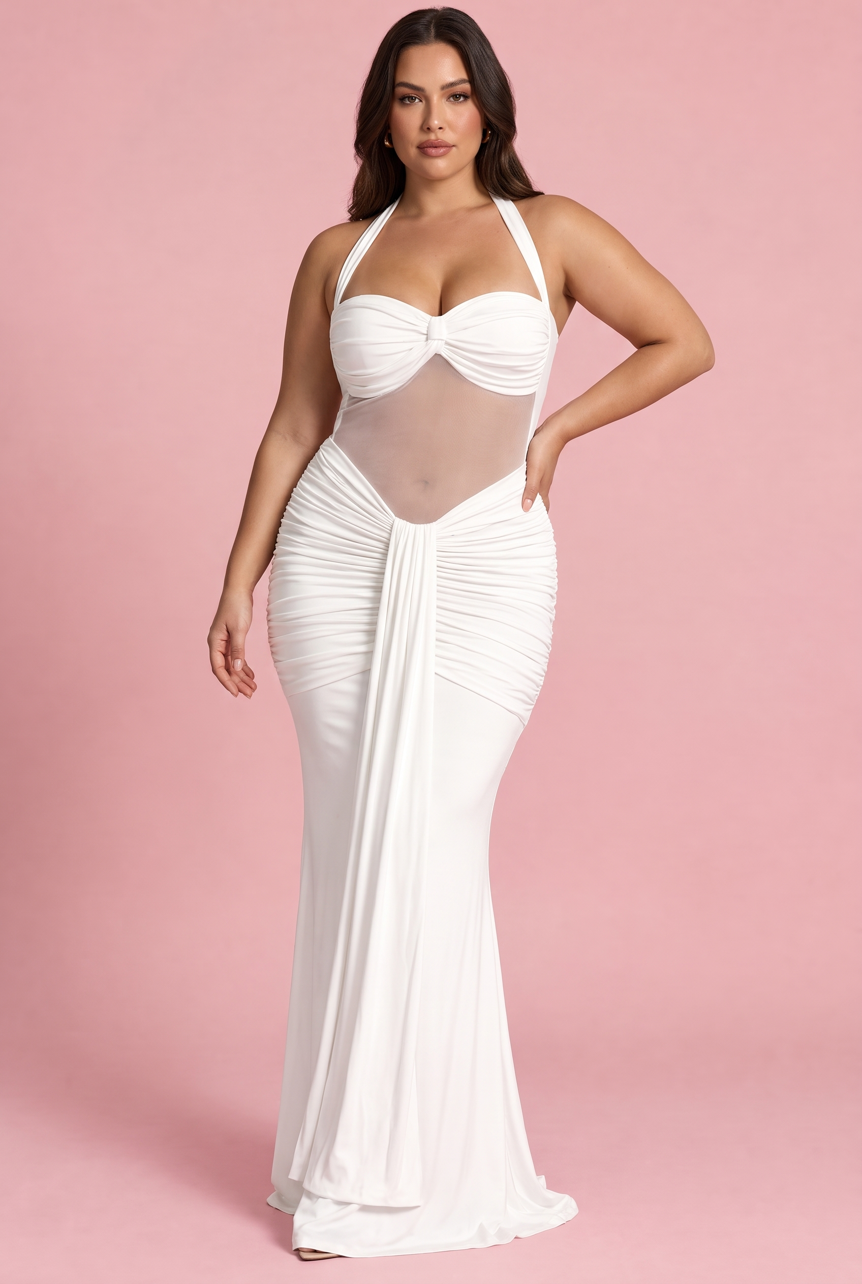 Robe longue blanche froncée à encolure dos nu | Porté sur une autre silhouette | Lounelle Paris