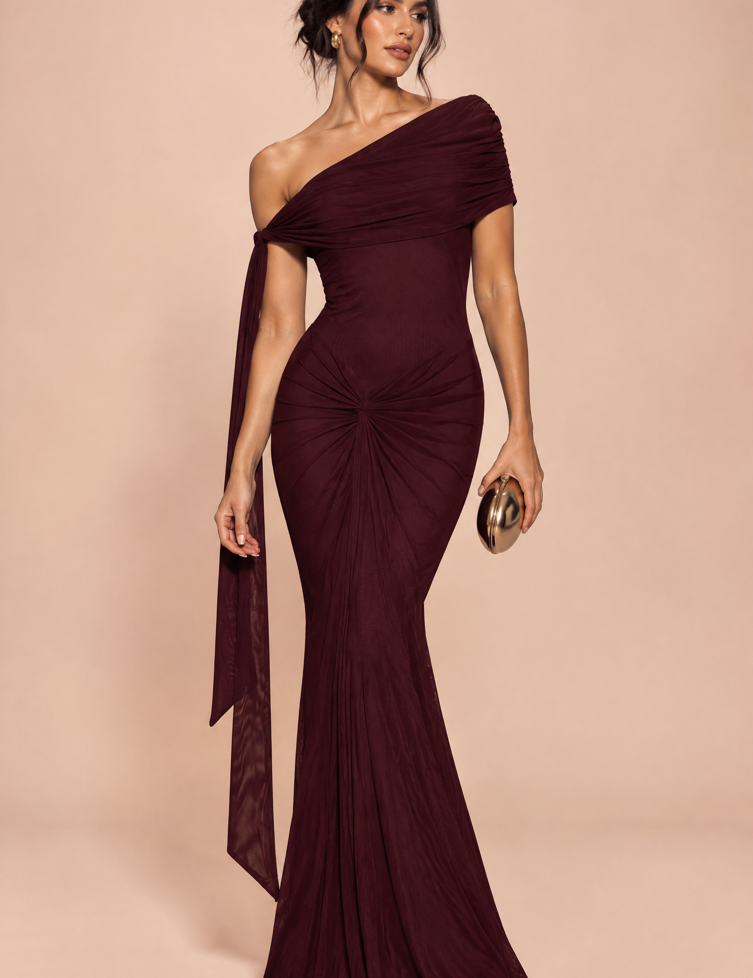 Robe longue moulante froncée asymétrique bordeaux | Vue de face | Lounelle Paris