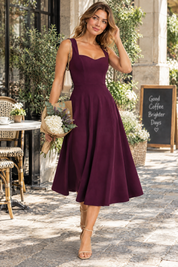 Robe midi violette à décolleté cœur | Photo lifestyle | Lounelle Paris