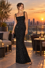 Robe longue à sequins noire | Deuxième photo lifestyle | Lounelle Paris