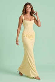 Robe longue jaune froncée à encolure carrée | Vue en mouvement | Lounelle Paris