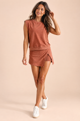Completo gonna terracotta senza maniche