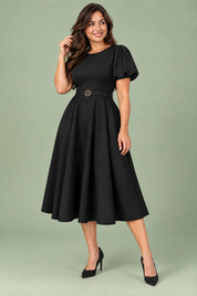 Robe midi noire à col montant et manches bouffantes | Porté sur une autre silhouette | Lounelle Paris