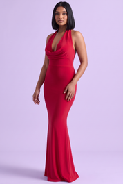 Robe longue rouge dos nu à col bénitier, coupe sirène | Porté sur une silhouette plus ronde | Lounelle Paris