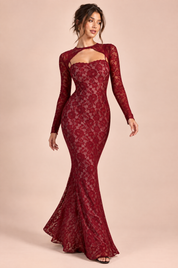 Robe longue en dentelle bordeaux à décolleté cœur | Vue en mouvement | Lounelle Paris