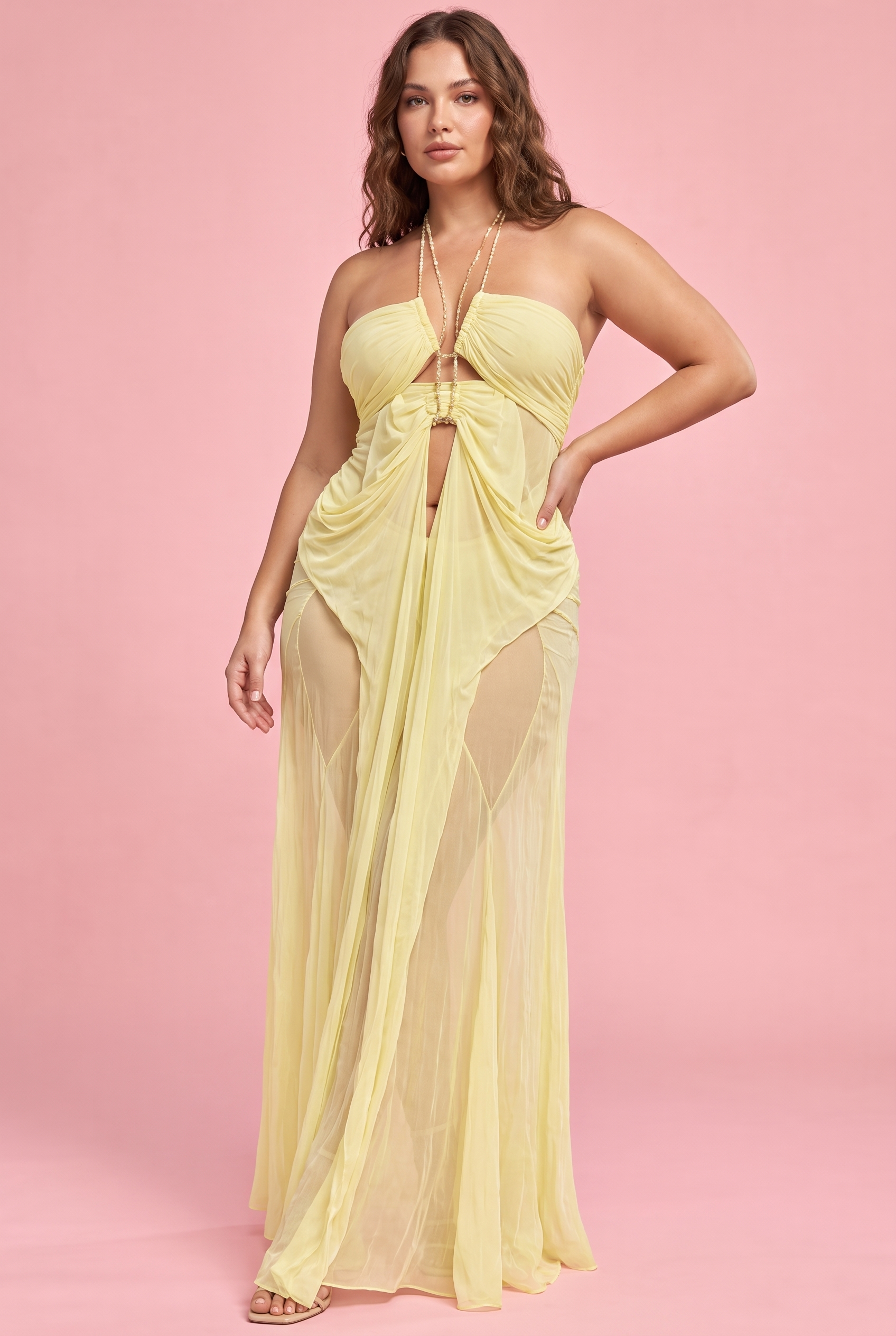 Robe longue jaune asymétrique à découpes | Porté sur une autre silhouette | Lounelle Paris