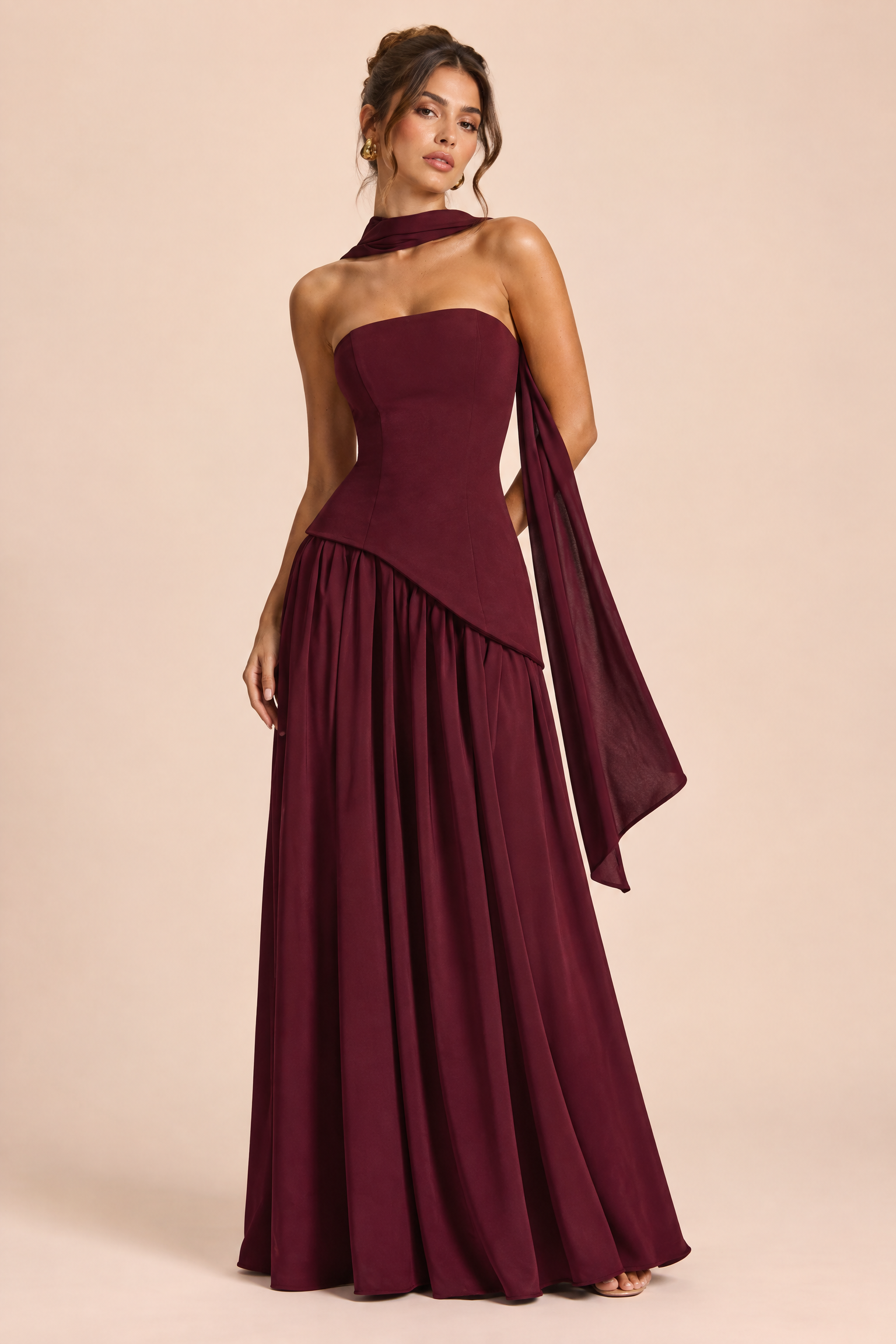 Robe longue bordeaux à encolure asymétrique | Vue de face | Lounelle Paris