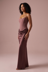 Abito lungo bordeaux con corsetto senza spalline