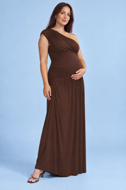 Robe longue de grossesse marron à encolure asymétrique et taille basse | Porté sur une autre silhouette | Lounelle Paris