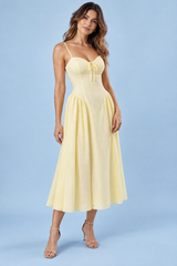 Abito midi giallo a fiori con scollo a cuore e arricciature