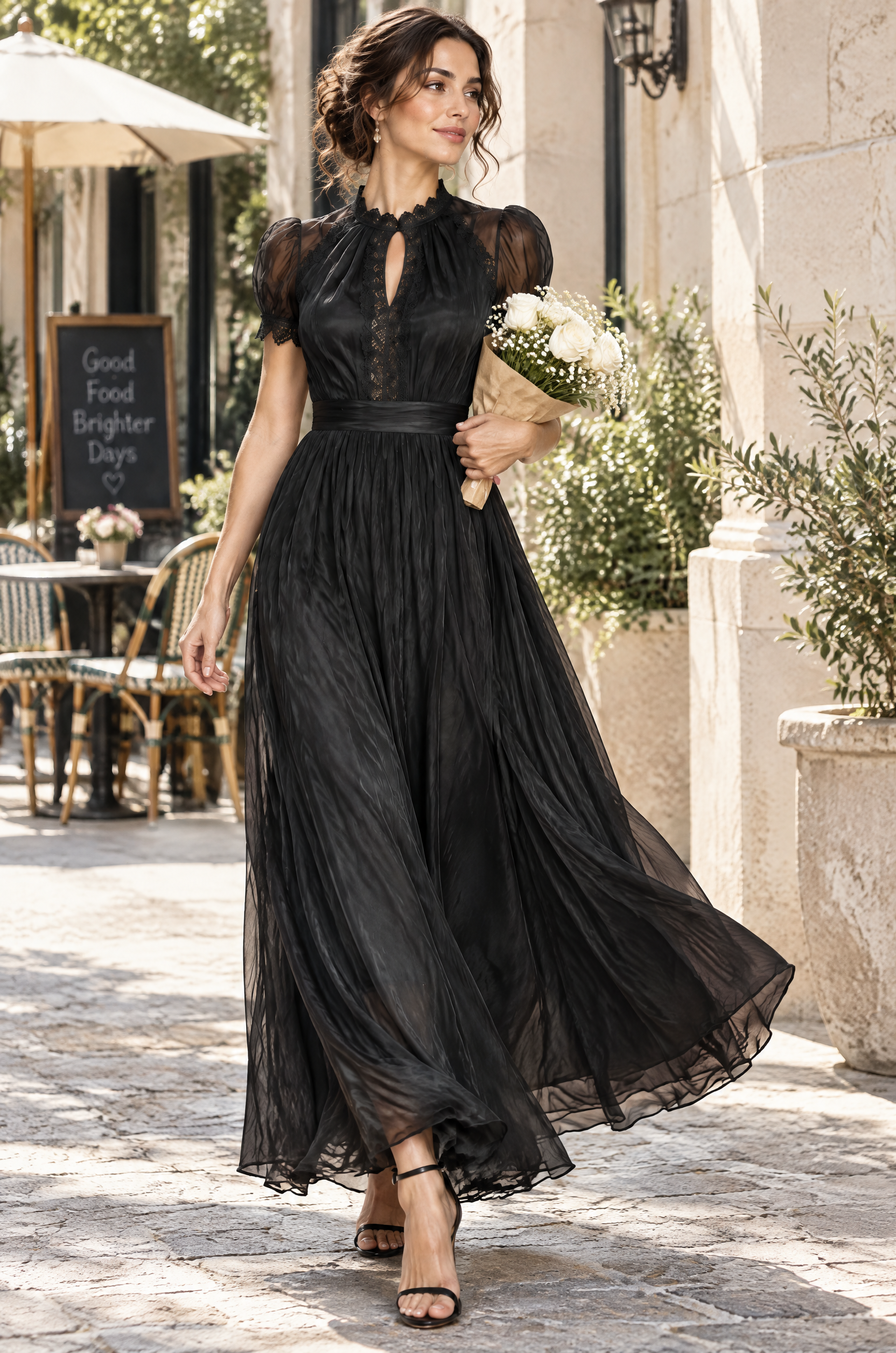 Robe longue plissée noire | Photo lifestyle | Lounelle Paris