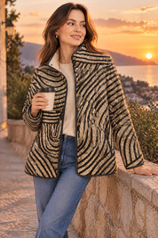Veste matelassée beige à col montant | Deuxième photo lifestyle | Lounelle Paris