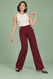Pantalon bordeaux large à taille basse | Vue en mouvement | Lounelle Paris