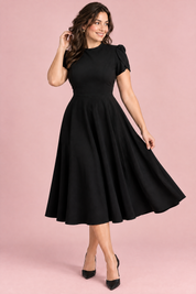Robe midi noire à col montant et manches bouffantes | Porté sur une autre silhouette | Lounelle Paris