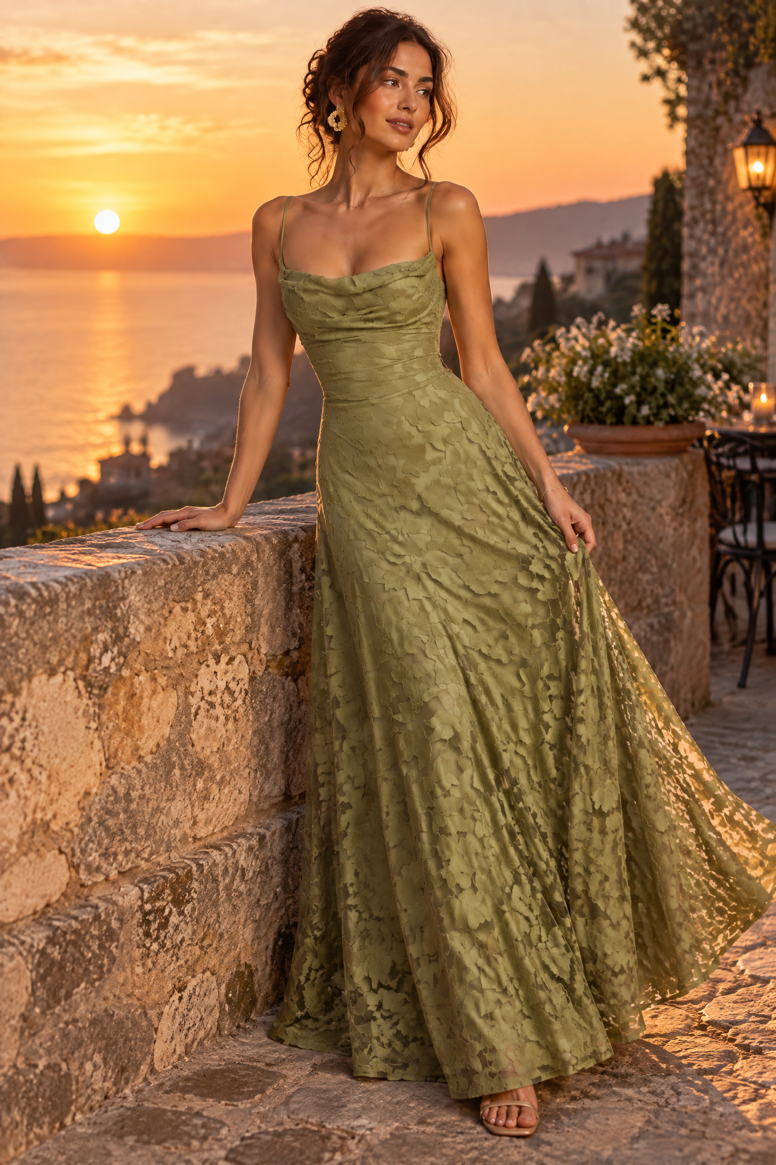 Robe longue fleurie olive à col bénitier | Deuxième photo lifestyle | Lounelle Paris