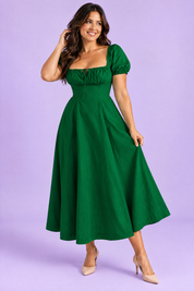 Robe midi vert foncé à coupe trapèze et encolure carrée | Porté sur une autre silhouette | Lounelle Paris