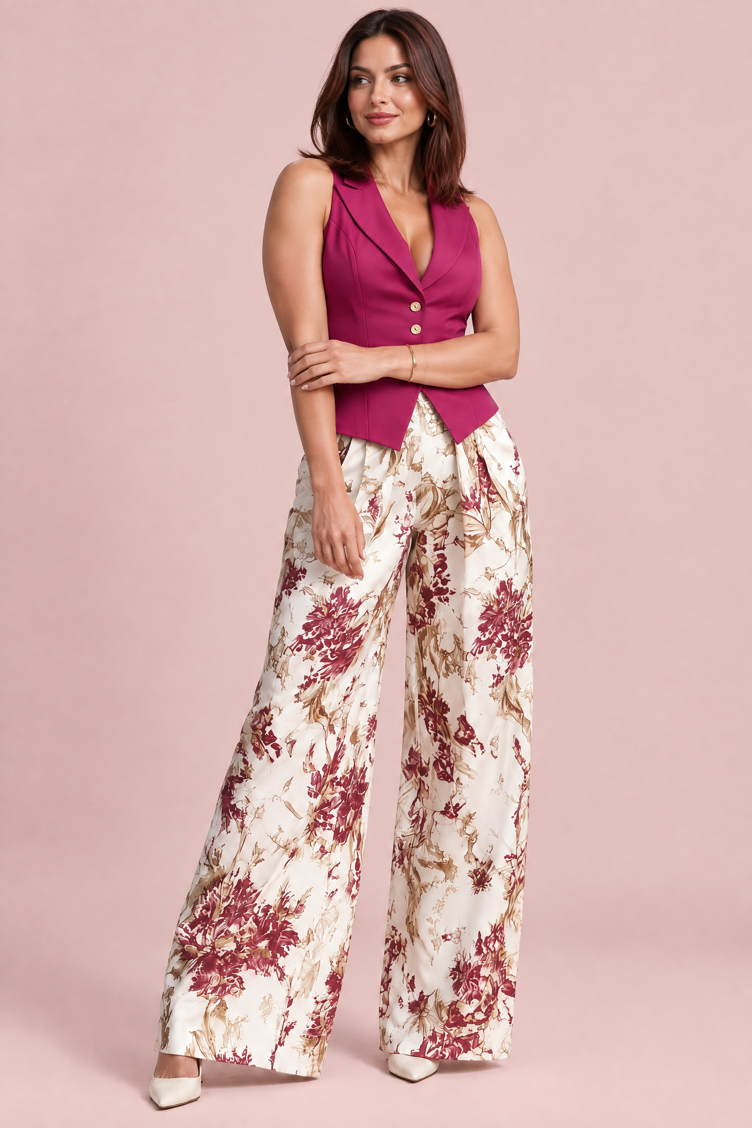 Ensemble gilet tailleur fuchsia et pantalon fleuri | Porté sur une autre silhouette | Lounelle Paris