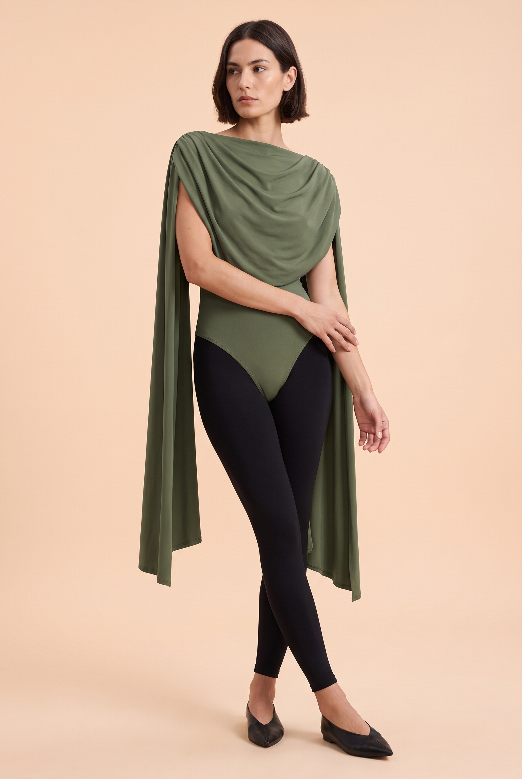 Body vert olive ajusté froncé à col bénitier | Vue de face | Lounelle Paris