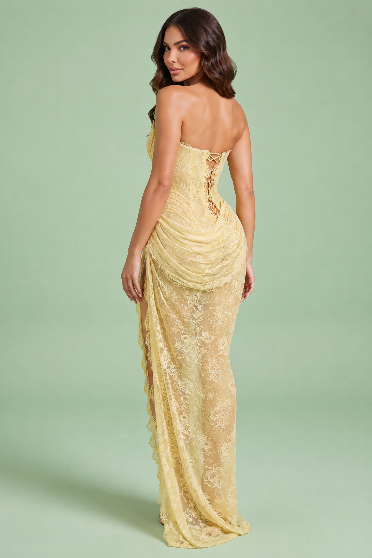 Robe longue bustier en dentelle froncée jaune pâle | Vue de dos | Lounelle Paris