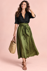 Completo camicia e gonna verde oliva con cintura da annodare in vita