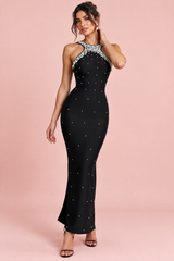 Abito lungo nero con scollo all’americana e strass
