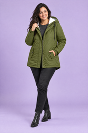 Parka kaki oversize à capuche | Porté sur une autre silhouette | Lounelle Paris