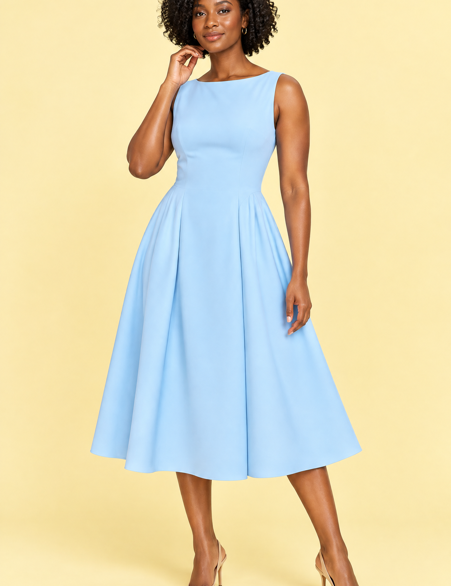 Robe bleu clair à encolure bateau et coupe trapèze | Vue de face | Lounelle Paris