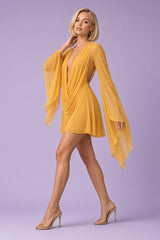 Miniabito senape in mesh con scollo drappeggiato